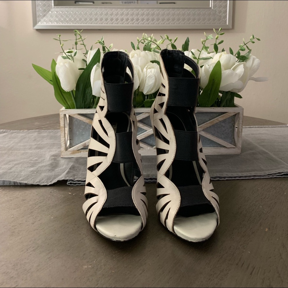 Guess Shoes - Beige